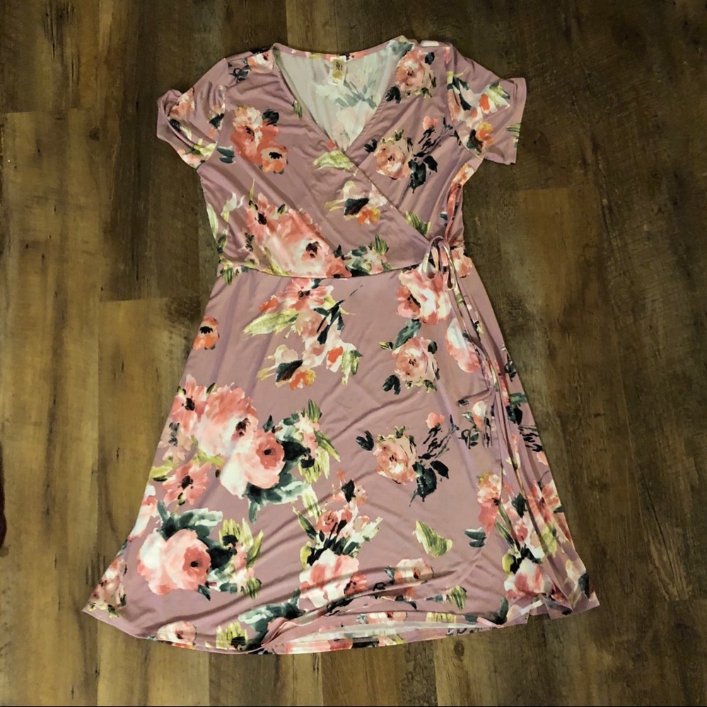 Floral wrap dress - Picture 2 of 2